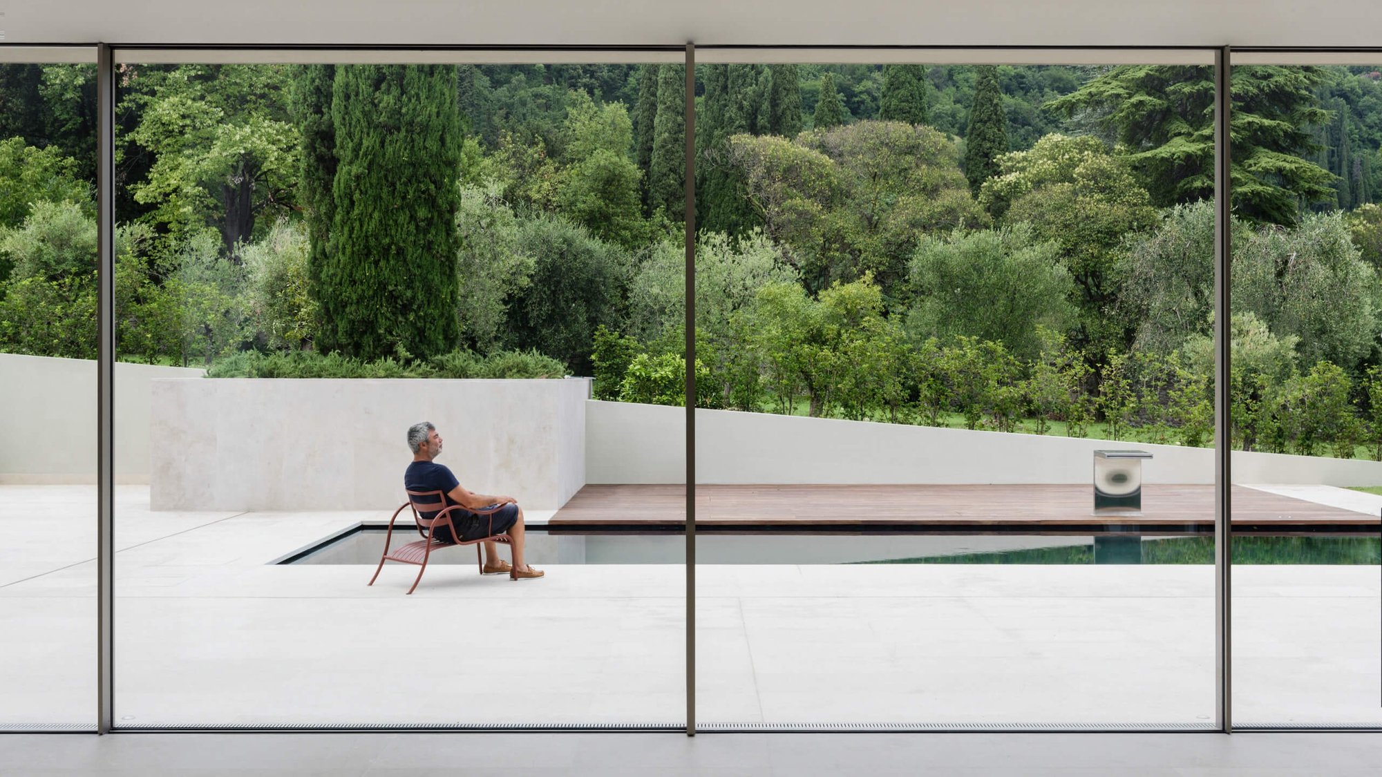 villa-sur-lago-di-garda-sky-frame-header.jpg__2560x1440_q90_crop_subsampling-2_upscale